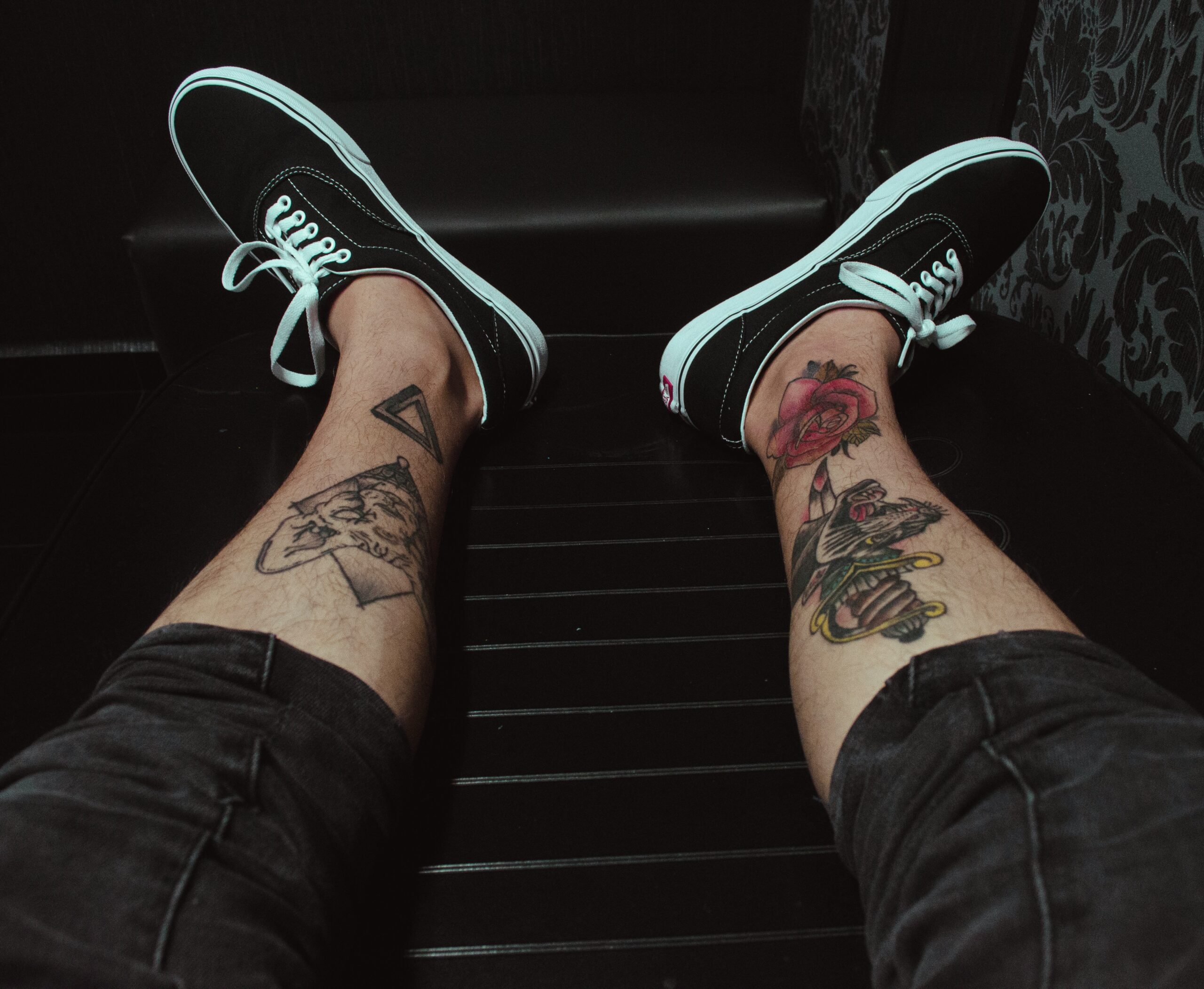 Tatuajes a color VS. tatuajes en negro